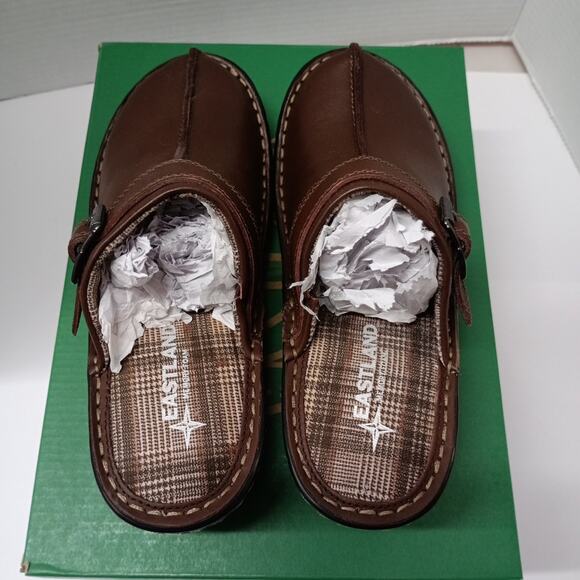 EASTLAND Mae Womens Clogs Shoes Size 7.5M Brown Distressed Buckle Comfort SlipOn - Picture 5 of 10